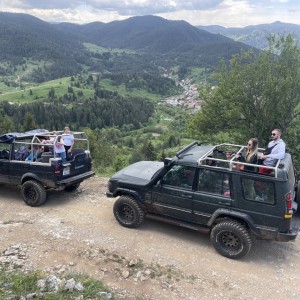 Разходка с джип Land Rover Discovery в Родопите Разходка с джип Land Rover Discovery в Родопите