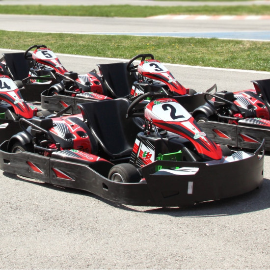 Картинг и хапване за двама – преживяване с привкус на адреналин от Макароон