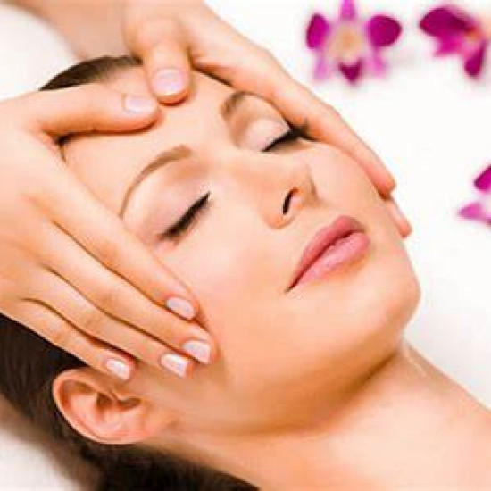 Подарете си релакс с „Частичен масаж по избор в Благоевград“ от Makaroon