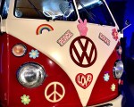 Treat yourself to a romantic experience with a ride in a retro bus + a picnic for two from Makaroon