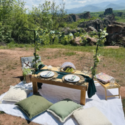 Romance, mysticism and good food with "Picnic for two near Belogradchik" Romance, mysticism and good food with "Picnic for two near Belogradchik"