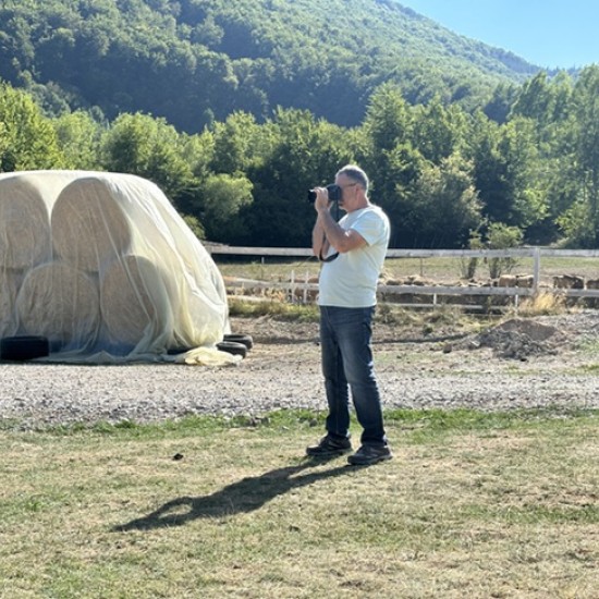 Сред природа и коне - Фотосесия с коне и български народни носии в Ранчо Аврора от Makaroon