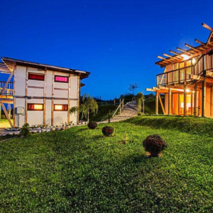 Нощувка + рафтинг за двама със закуска и вечеря в еко селище „Дебели Даб“ 