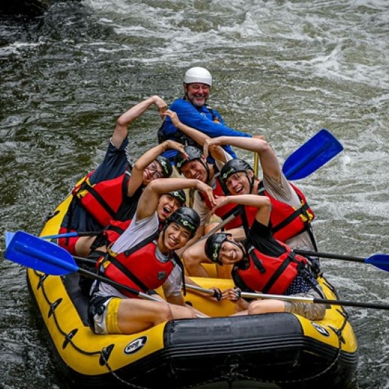 Подарете си ден, пълен с приключения с Рафтинг, каньонинг и въжен тролей на река Струма от Makaroon