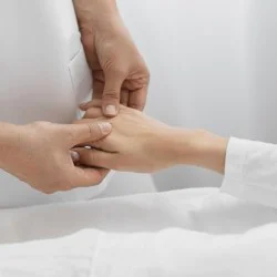 Златен допир – Премиум грижа за ръце във Варна