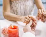 Подарете си един необикновен и много специален ритуал за ръце - Златен допир във Варна - от Makaroon