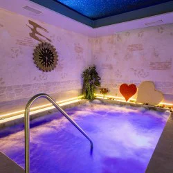 Лукс и романтика „Частно ВИП Романтично СПА Преживяване за Двама“