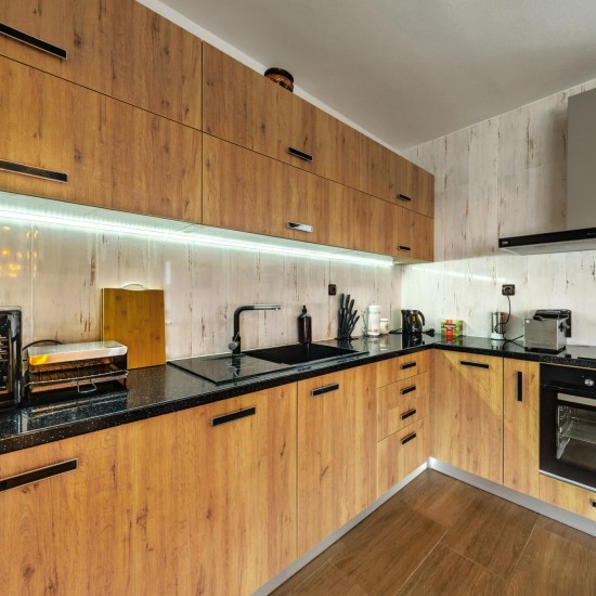 Почувствайте се като у дома си и избягайте от градския шум в "Селена Спа Хаус" от Makaroon