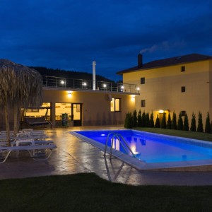 Подарете едно незабравимо изживяване с цялата компания в "Селена Спа Хаус"