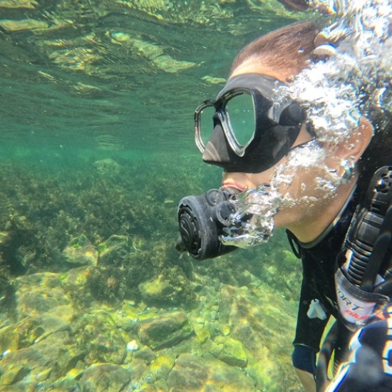 Впуснете в едно подводно приключение с Гмуркане от лодка в потънал кораб на остров Св. Иван, Созопол от Makaroon