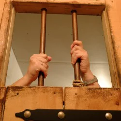 Ескейп стая „Дивия Запад“ за трима в Пловдив