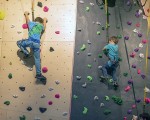 Спортувайте семейно с пакет "Мама, татко и аз в Momentum Indoor Climbing" от Makaroon