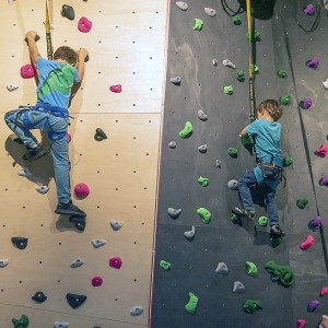 Pizza and climbing for the whole family with "Mommy, Daddy and Me at Walltopia" Pizza and climbing for the whole family with "Mommy, Daddy and Me at Walltopia"