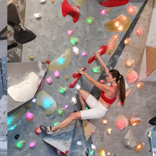 Покорете нови висини с  "Beginner’s pack в Momentum Indoor Climbing" от Makaroon