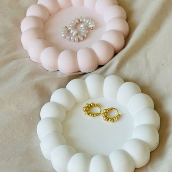 Творчески спомен с "Арт работилница с Еко смола за поставка за бижута в Пловдив" от Makaroon