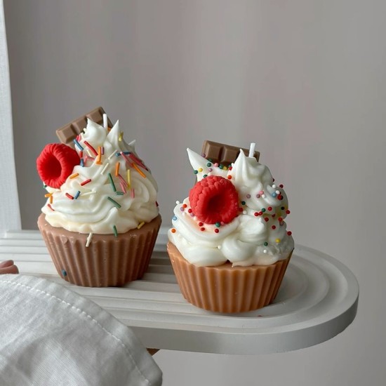 Креативност , творчество и топлина с "Арт работилничка за ароматна свещ в Пловдив" oт Makaroon