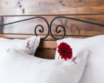 Романтичен уикенд за двама в хотел “Златен Рожен” от Макароон