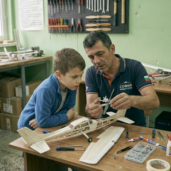 Подарете на детето си истинско приключение - опознавателен урок по авиомоделизъм на симулатор от Makaroon