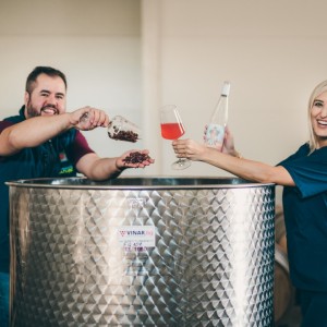 Опитайте магията на виното с Тур и дегустация на редки български сортове във Винарска изба Царев Брод 