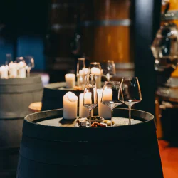 В дълбините на пещерата с Винен тур и дегустация на 3 вина за двама в изба Магура, с. Рабиша, област Видин