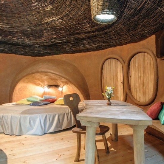 Организирайте перфектната почивка в един малък приказен Рай с 2 нощувки в Еко селище Омая от Makaroon