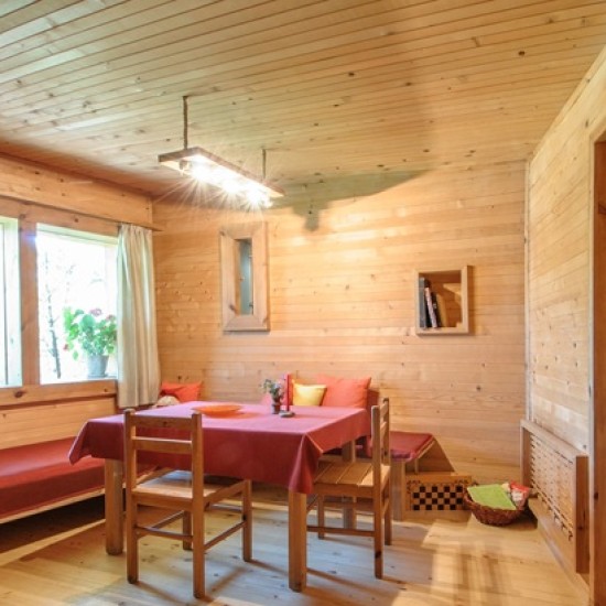 Организирайте перфектната почивка в един малък приказен Рай с 2 нощувки в Еко селище Омая от Makaroon