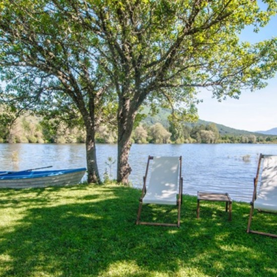 Организирайте перфектната почивка в един малък приказен Рай с 2 нощувки в Еко селище Омая от Makaroon