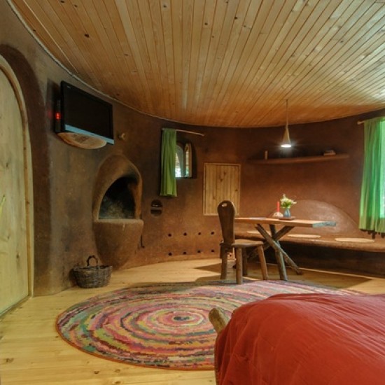 Организирайте перфектната почивка в един малък приказен Рай с 2 нощувки в Еко селище Омая от Makaroon