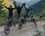 Впуснете се в едно щуро приключение сред природата с Двучасов тур с електрически мотор край Смолян от Makaroon Впуснете се в едно щуро приключение сред природата с Двучасов тур с електрически мотор край Смолян от Makaroon