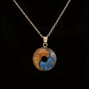 Подчертайте своята индивидуалност с Ирисово колие с Вашите очи край Бургас - медальон с 1 ирис Подчертайте своята индивидуалност с Ирисово колие с Вашите очи край Бургас - медальон с 1 ирис