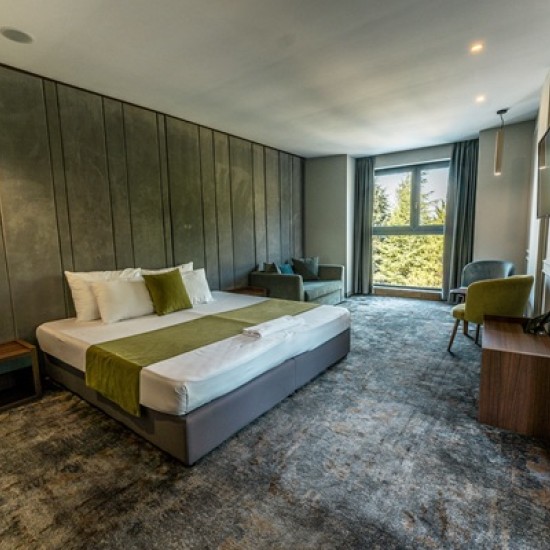 Подарете си петзвездна почивка с Нощувка делник в Термален комплекс Медите Спа Резорт и Вили от Makaroon