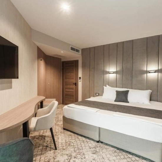 Подарете си петзвездна почивка с Нощувка делник в Термален комплекс Медите Спа Резорт и Вили от Makaroon