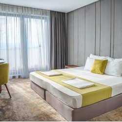 Една нощувка делник със закуска и вечеря за двама в Термален комплекс Медите Спа Резорт и Вили, гр. Сандански