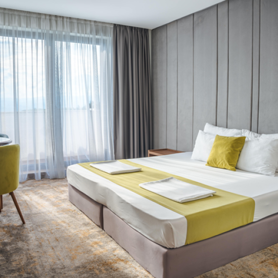 Подарете си петзвездна почивка с Нощувка делник в Термален комплекс Медите Спа Резорт и Вили от Makaroon