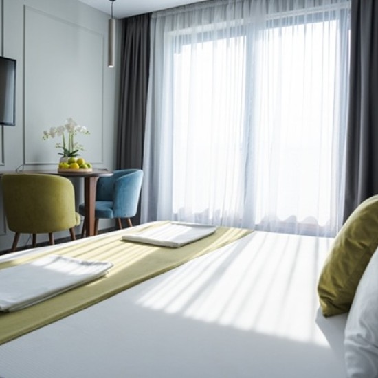 Подарете си петзвездна почивка с Нощувка делник в Термален комплекс Медите Спа Резорт и Вили от Makaroon