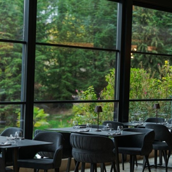 Подарете си петзвездна почивка с Нощувка делник в Термален комплекс Медите Спа Резорт и Вили от Makaroon