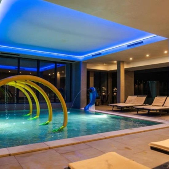 Подарете си петзвездна почивка с Нощувка делник в Термален комплекс Медите Спа Резорт и Вили от Makaroon