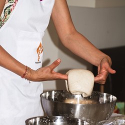 Пътуване към себе си с Месетерапия за жени с хляб, ритуали и практики за осъзнаване и хармония