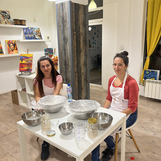 Подарете си едно дълбоко терапевтично преживяване с Месетерапия за жени с месене на хляб и ритуали за осъзнаване от Makaroon