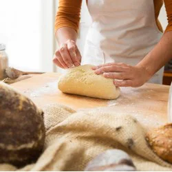 В ритъма на тийн света с Месетерапия за момичета с творчество, споделяне и аромат на топъл хляб