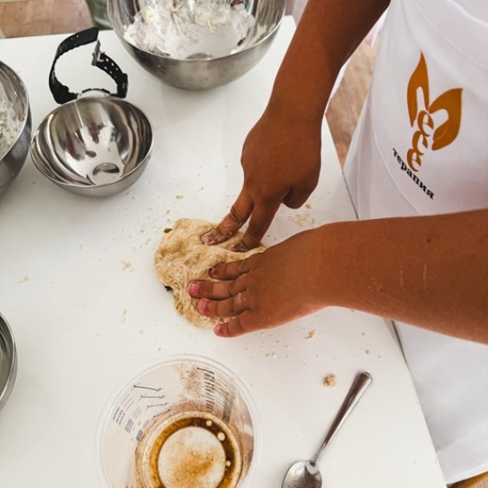 Игри, забавления и творчество с брашно с Месетерапия за деца от Makaroon