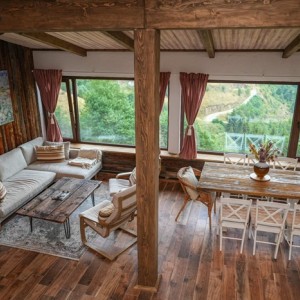 На гости на природата с 2 нощувки в апартамент Хамбарът, къща за гости Нашето място, с. Зорница