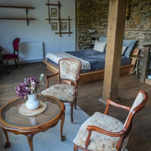 Уют и романтика с 2 нощувки за двама в студио Хамбарът, къща за гости Нашето място, с. Зорница Уют и романтика с 2 нощувки за двама в студио Хамбарът, къща за гости Нашето място, с. Зорница