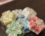 Отдайте се на творчество и забавление с работилница за сапуни + чаша вино в Банско от Makaroon