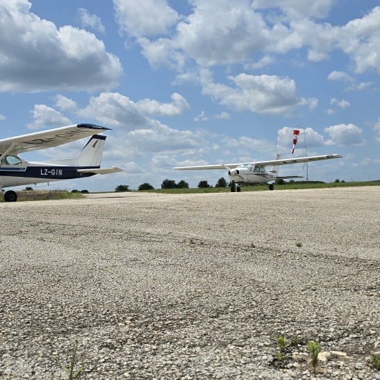 Вижте красотата на Шумен и околностите от високо с Урок по пилотиране на самолет от Makaroon