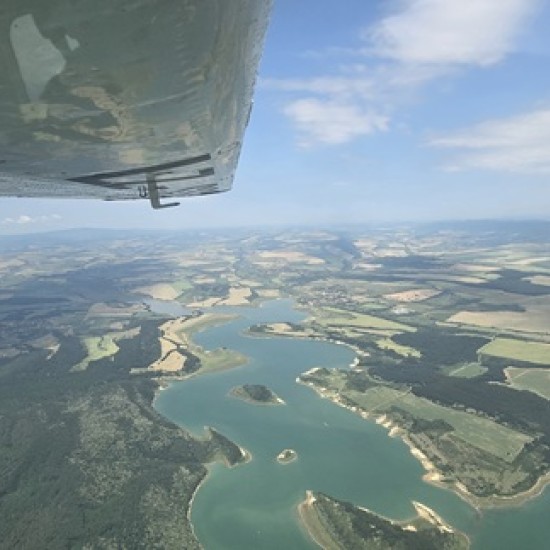 Вижте красотата на Шумен и околностите от високо с Урок по пилотиране на самолет от Makaroon