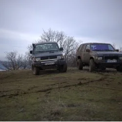 Офроуд изживяване с джип с възможност за самостоятелно шофиране в подножието на Стара планина за един човек