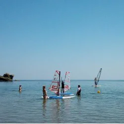 1 час Пътешествие по море с каяк или sup за двама в залива на плаж Нестинарка, Царево 1 час Пътешествие по море с каяк или sup за двама в залива на плаж Нестинарка, Царево