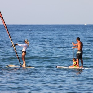 Вятър и море: Урок по уиндсърф, хавайски сърф, SUP или каяк за един човек от Сърф училище Нестинарка, гр. Царево