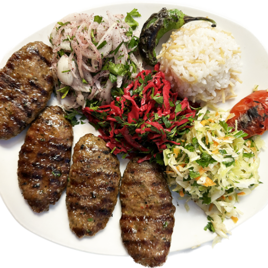 Опознайте вкуса на Турция с богата семейна вечеря с 3-степенно меню по избор в Турски ресторант При майстор Ибо от Makaroon Опознайте вкуса на Турция с богата семейна вечеря с 3-степенно меню по избор в Турски ресторант При майстор Ибо от Makaroon